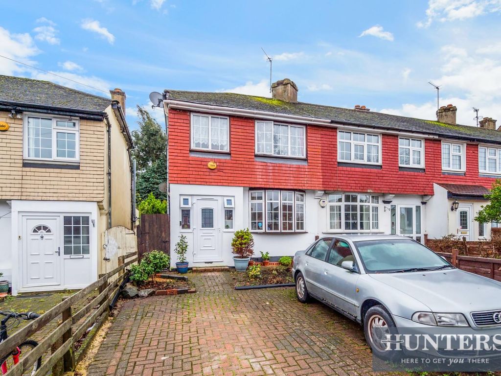 3 bed end terrace house for sale in Warren Drive South, Tolworth