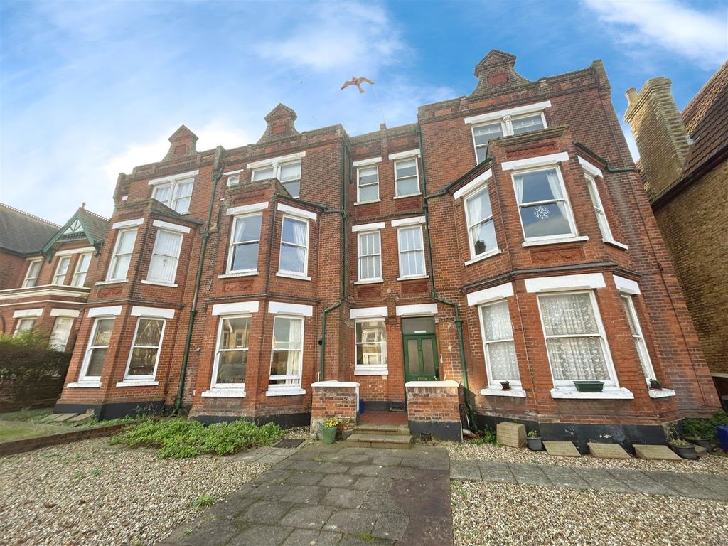 1 bed flat to rent in Beltinge Road, Herne Bay CT6, £800 pcm Zoopla