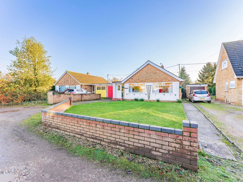 3 bed detached house for sale in Wood Lane, Swardeston NR14, £300,000 Zoopla