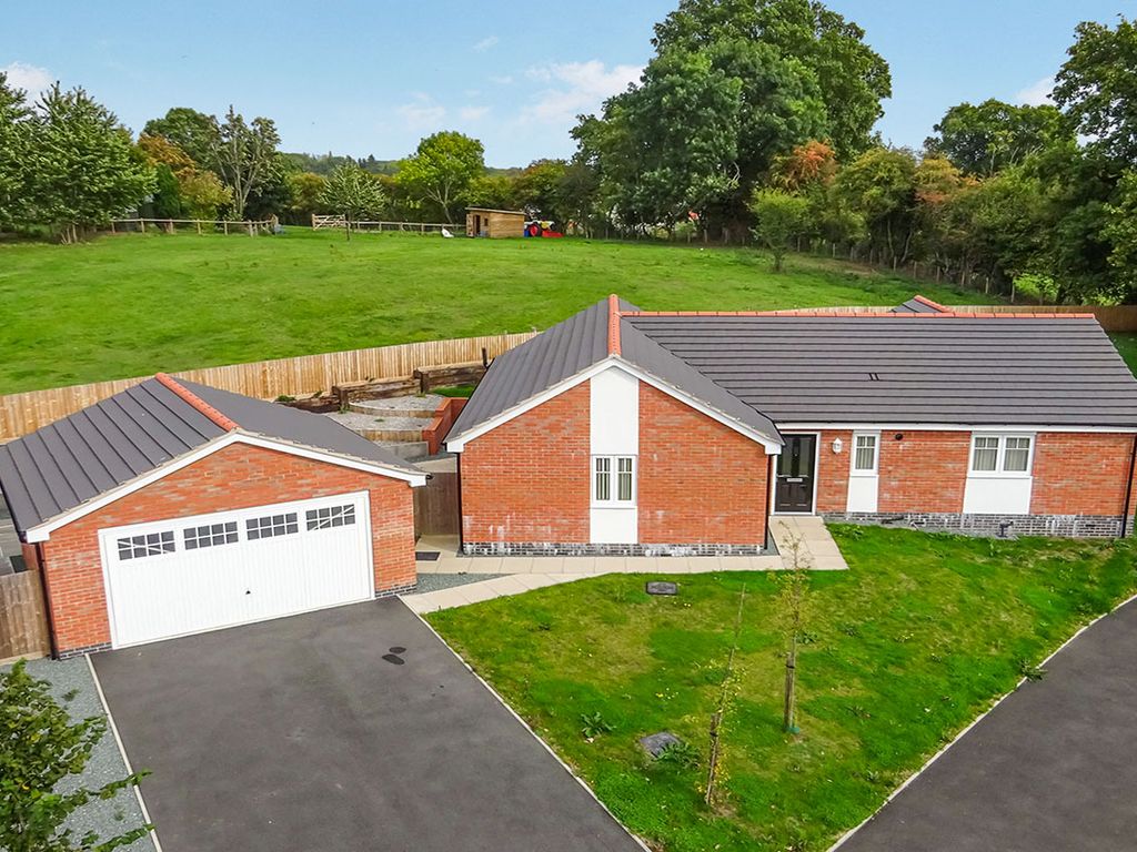 3 bed bungalow for sale in Weavers Rise, Chirk Bank, Wrexham