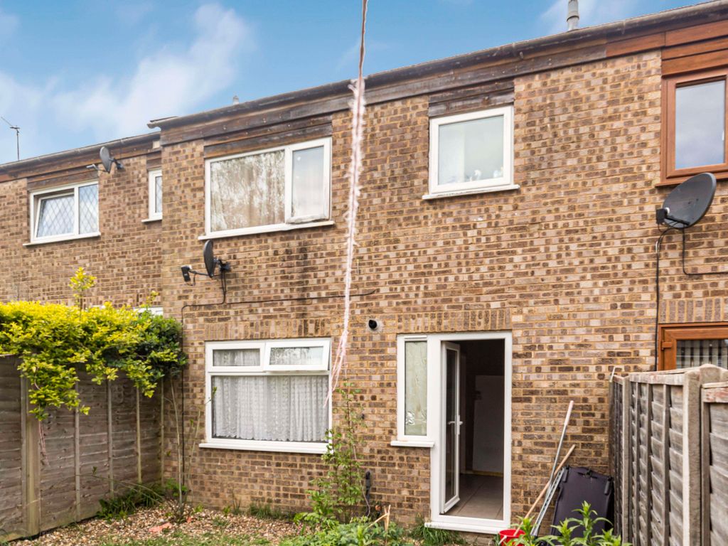 3 bed terraced house for sale in Kite Hill, Eaglestone, Milton Keynes