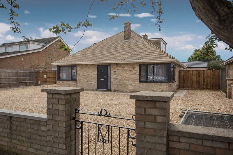 3 bed detached bungalow for sale in Horsegate, Deeping St. James