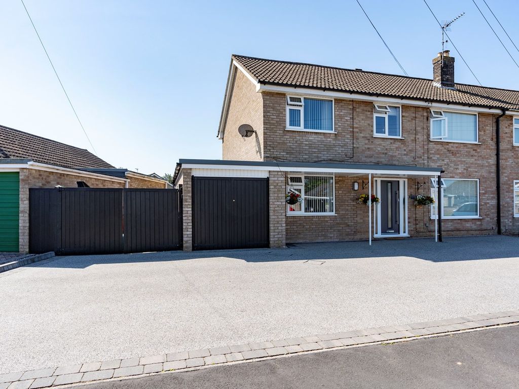 4 bed semidetached house for sale in Linley Drive, Boston PE21, £