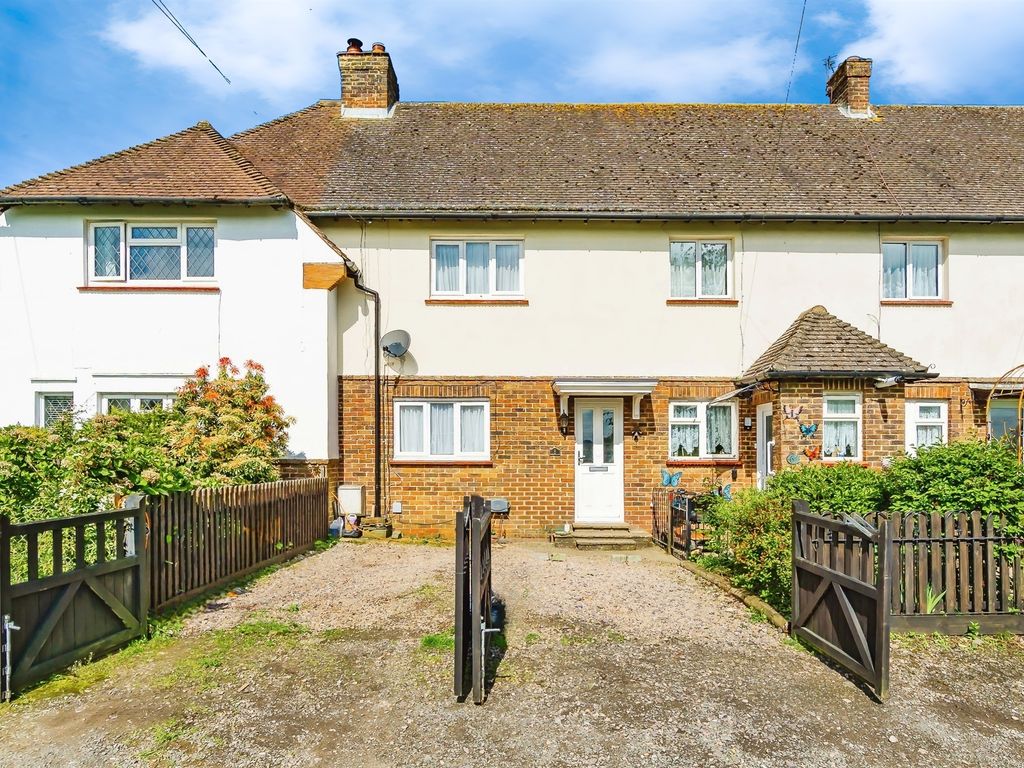 3 bed terraced house for sale in Lusted Hall Lane, Tatsfield, Westerham