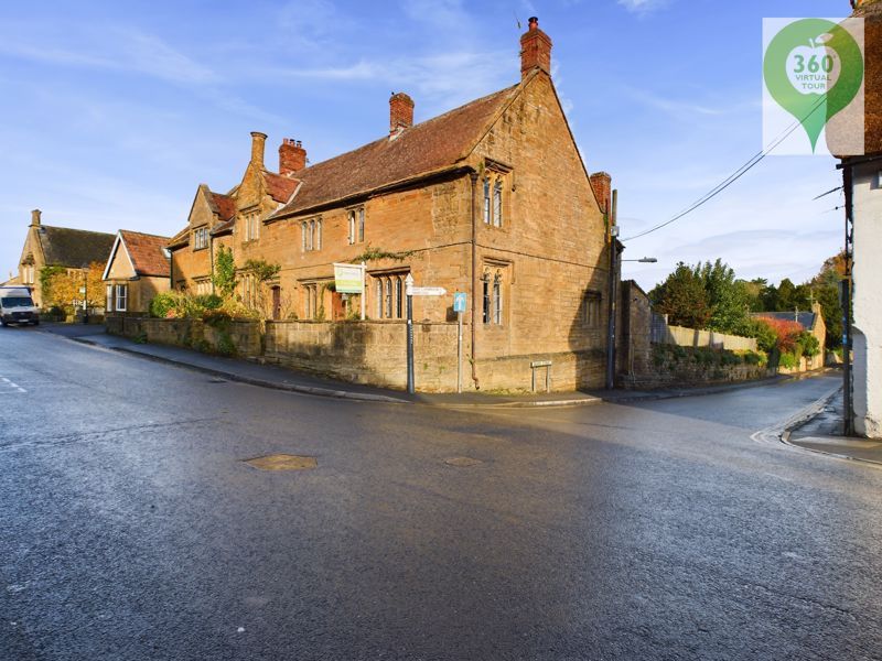 3 bed country house for sale in St. James Street, South Petherton TA13