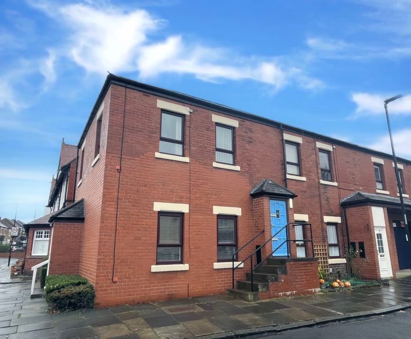 1 bed flat for sale in Lyndhurst Road, Monkseaton, Whitley Bay NE25, £