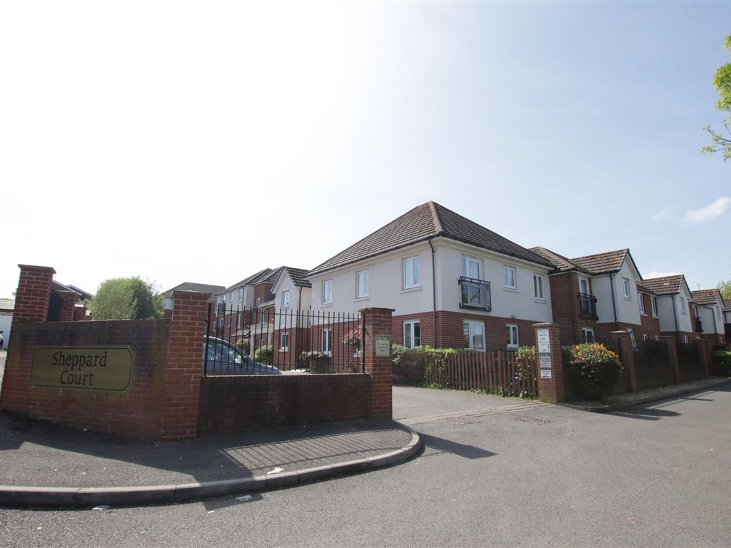 1 bed flat for sale in Chieveley Close, Tilehurst, Reading RG31, £