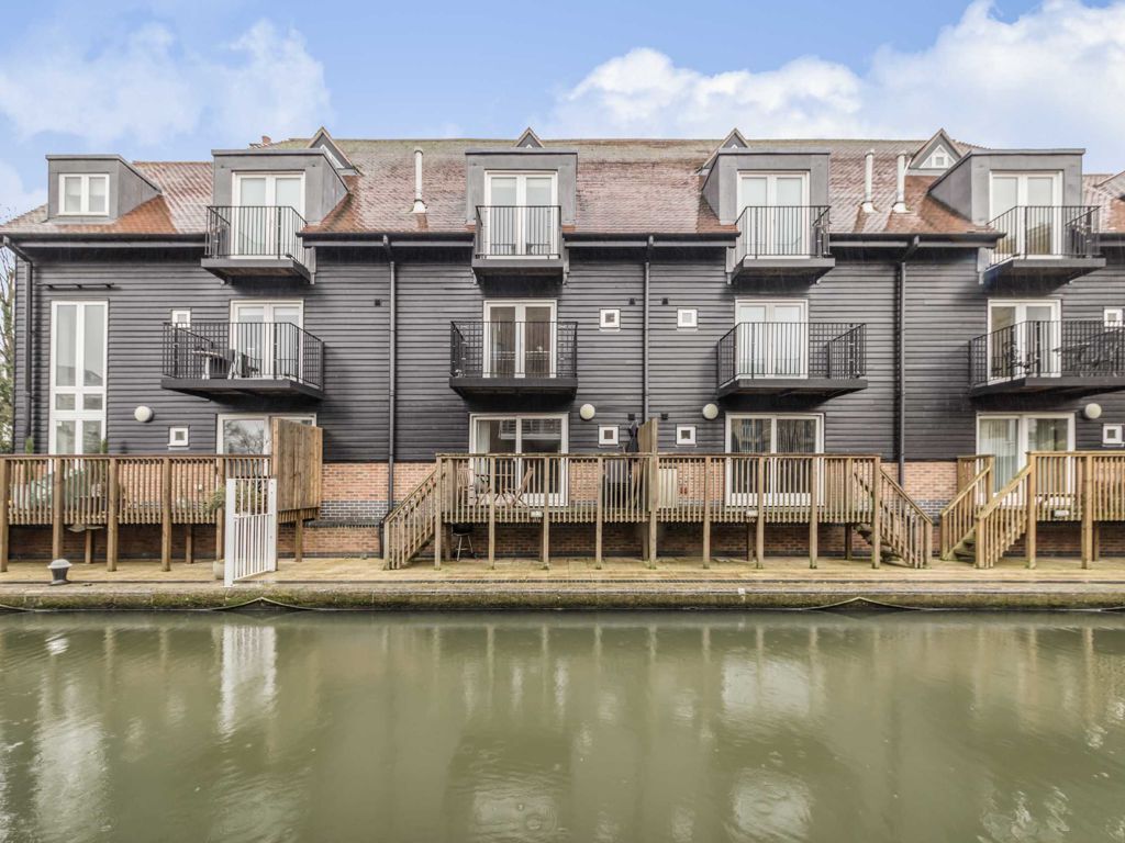 5 bed property to rent in Tallow Road, Brentford TW8, £4,498 pcm Zoopla