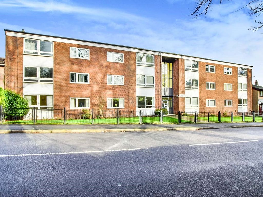 1 bed flat to rent in Westminster Road, Macclesfield, Cheshire SK10