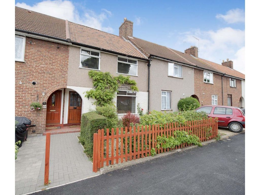 3 bed terraced house for sale in Walnut Tree Road, Dagenham RM8 Zoopla