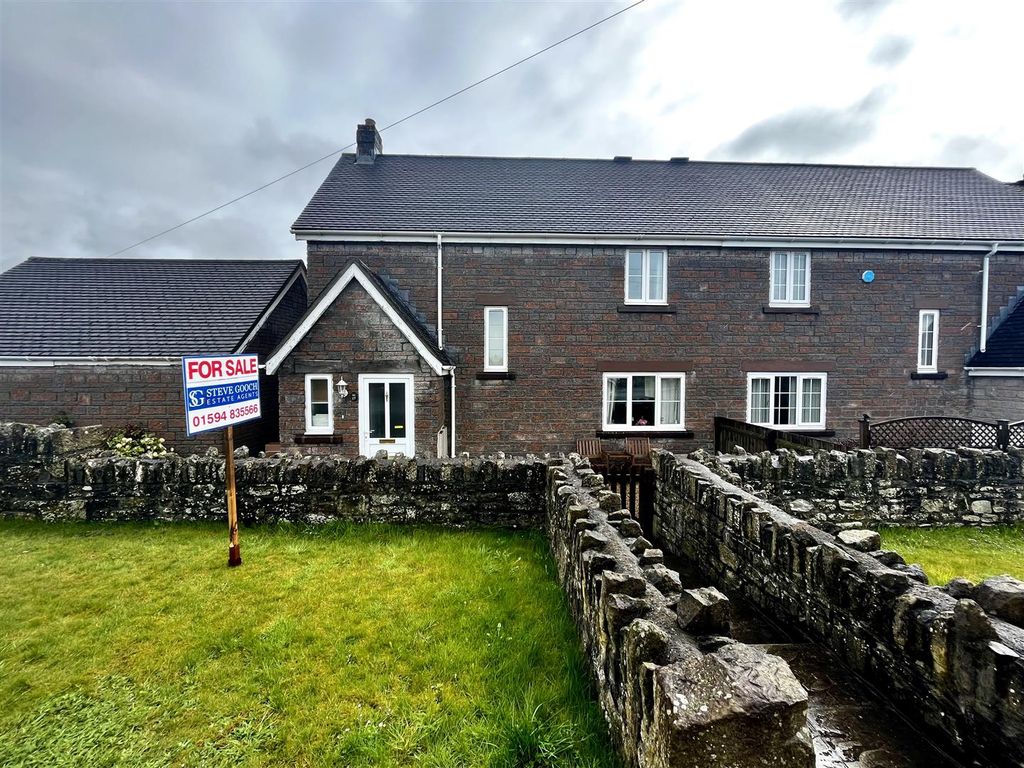 3 bed semidetached house for sale in South Road, Broadwell, Coleford