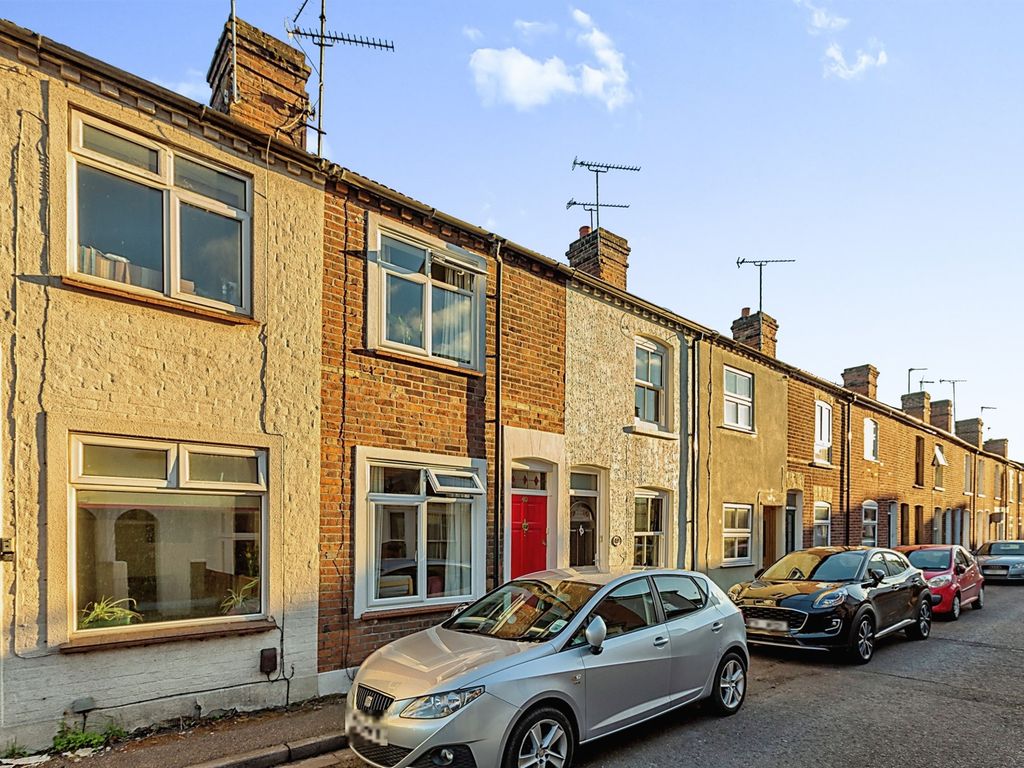 3 bed terraced house for sale in Albert Street, Aylesbury HP20 Zoopla