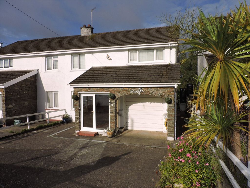 3 bed semidetached house for sale in Brynhyfryd, Llandysilio