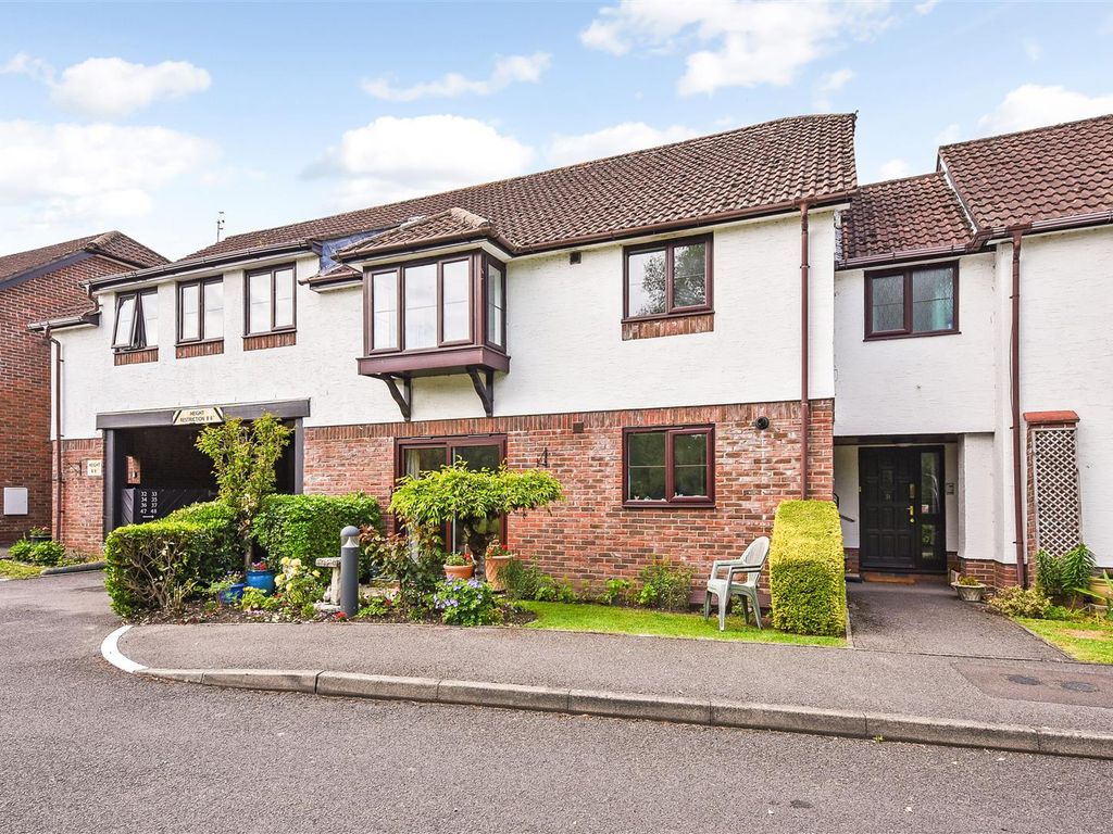 2 bed property for sale in Carters Meadow, Charlton, Andover SP10, £