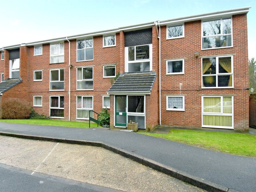 2 bed flat for sale in Josephine Court, Southcote Road, Reading