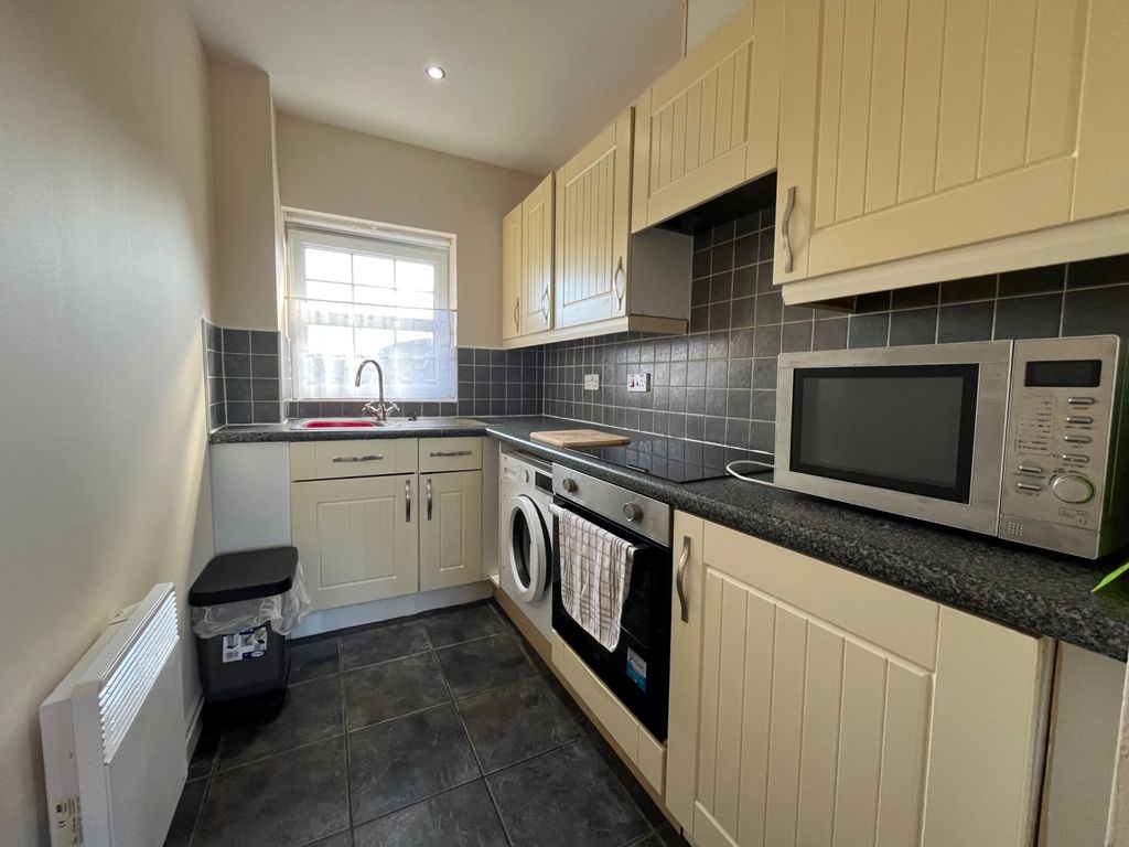 1 bed flat to rent in Gibson Close, Nantwich, Cheshire CW5 Zoopla