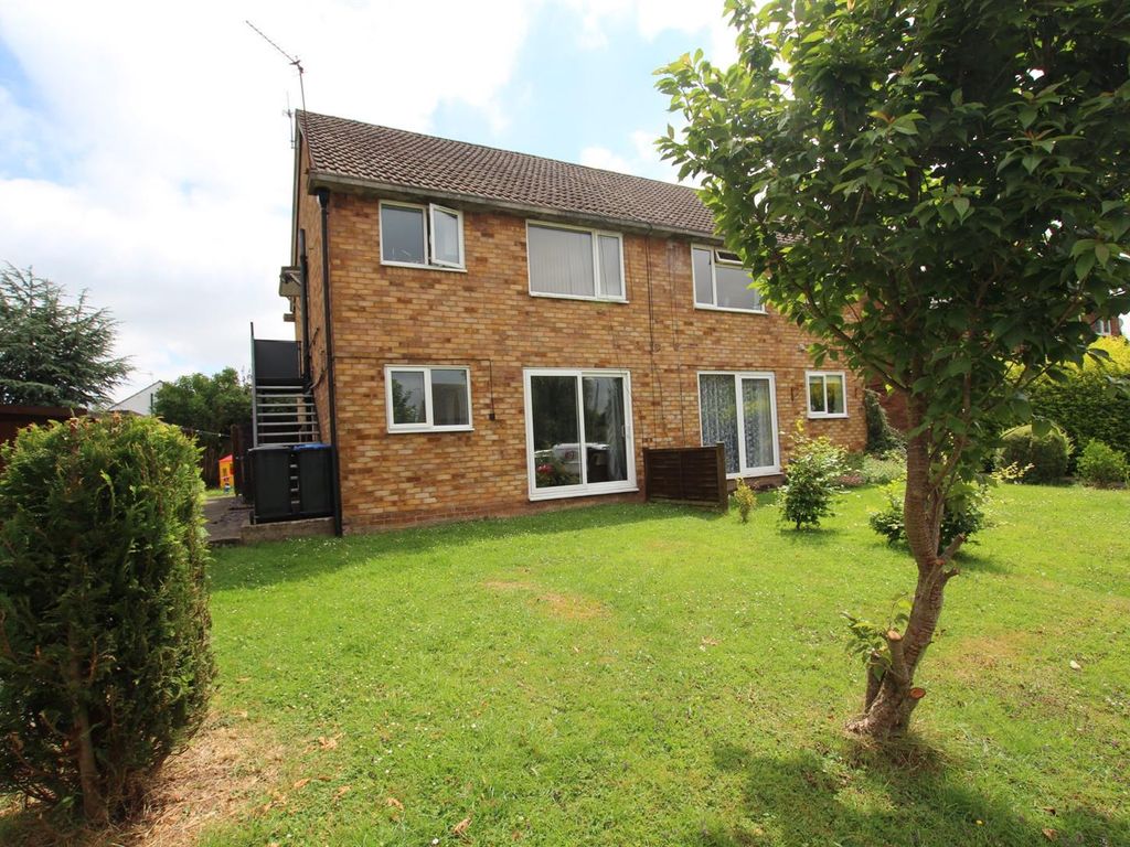 2 bed to rent in Elm Close, Binley Woods, Coventry CV3, £800