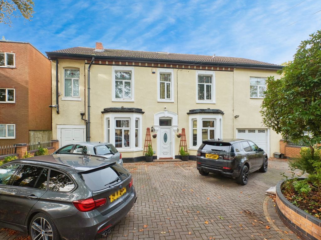 6 bed detached house for sale in Mary Road, Birmingham B33, £849,000