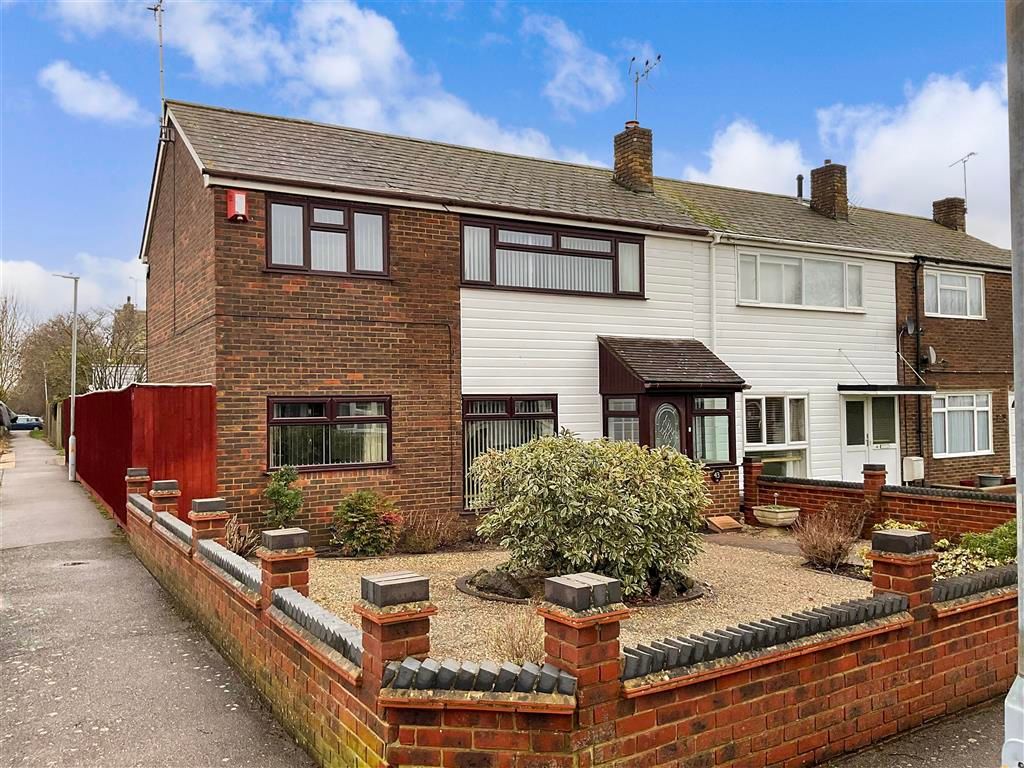 3 bed terraced house for sale in Church Road, Basildon, Essex SS16 Zoopla