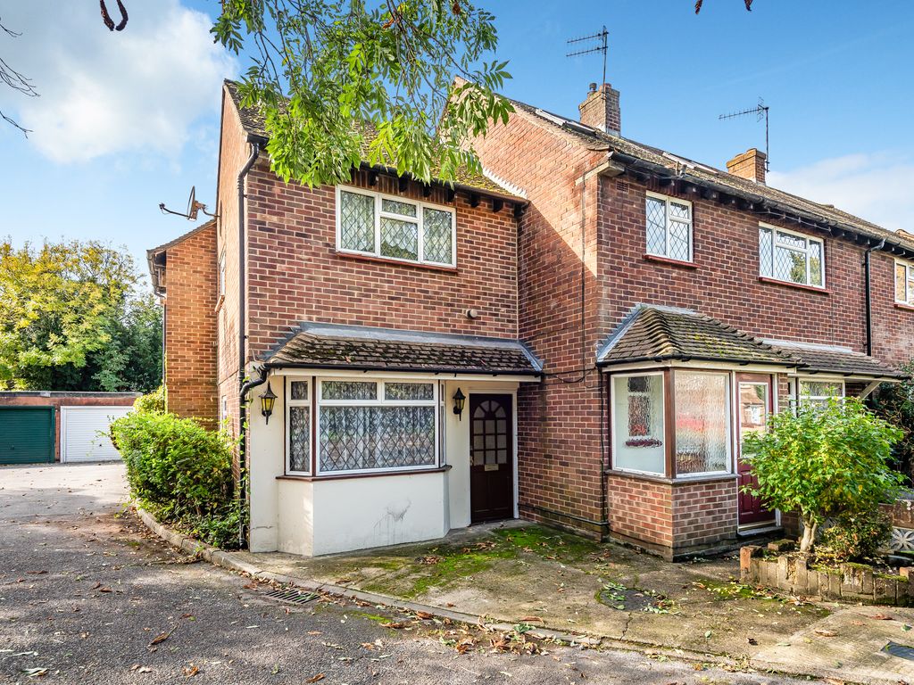 5 bed semidetached house for sale in Almond Close, Guildford GU1 Zoopla