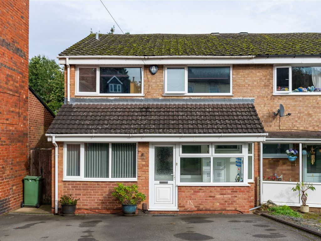 4 bed semidetached house for sale in Stourbridge Road, Halesowen B63