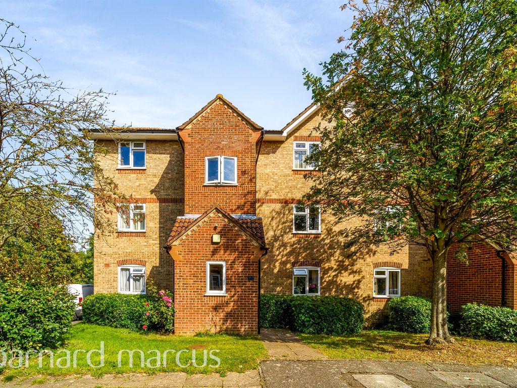 1 bed flat for sale in Gainsborough Road, Hayes UB4, £200,000 Zoopla