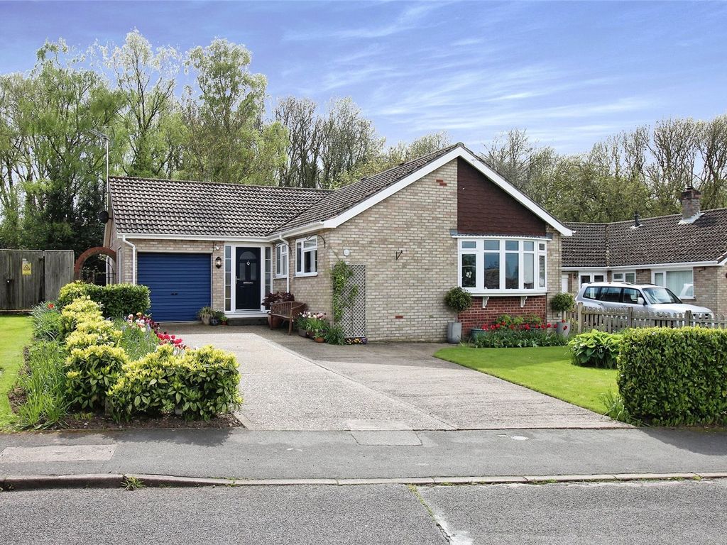 3 bed bungalow for sale in Marlborough Avenue, Washingborough, Lincoln