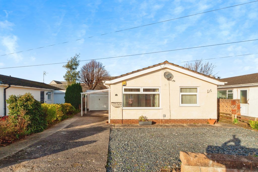 3 bed bungalow for sale in Pen Tywyn, Prestatyn LL19, £180,000 Zoopla