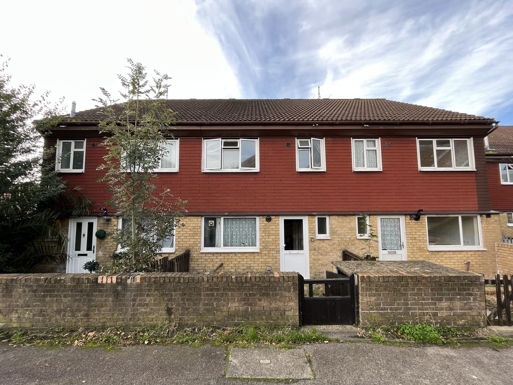 3 bed property for sale in 3 St. Dunstans Close, Hayes, Greater London