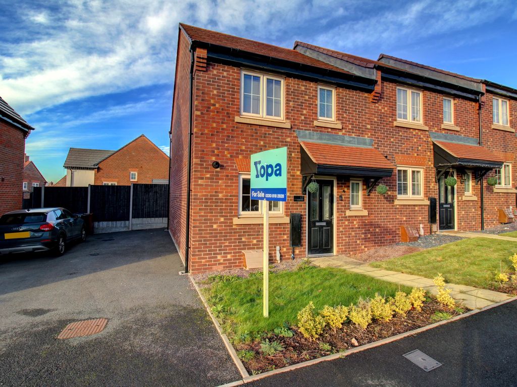 3 bed end terrace house for sale in Humber Drive, Streethay, Lichfield