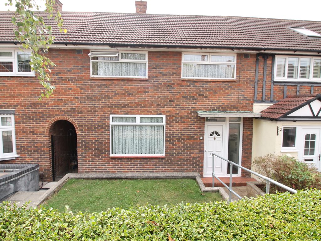 New home, 3 bed terraced house for sale in Tring Gardens, Romford