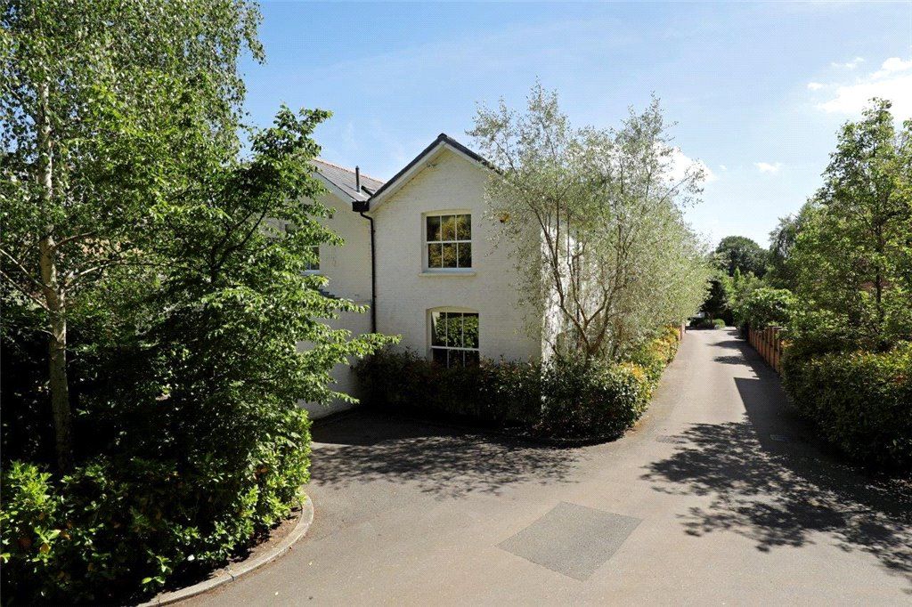 Cedar Park Gardens, Camp Road SW19