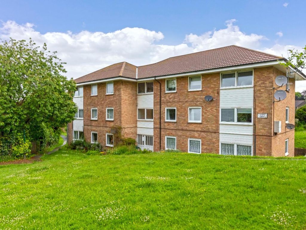 2 bed flat for sale in Locks Crescent, Portslade, Brighton BN41, £