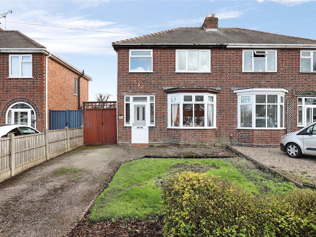 3 bed semidetached house for sale in Lower Prestwood Road