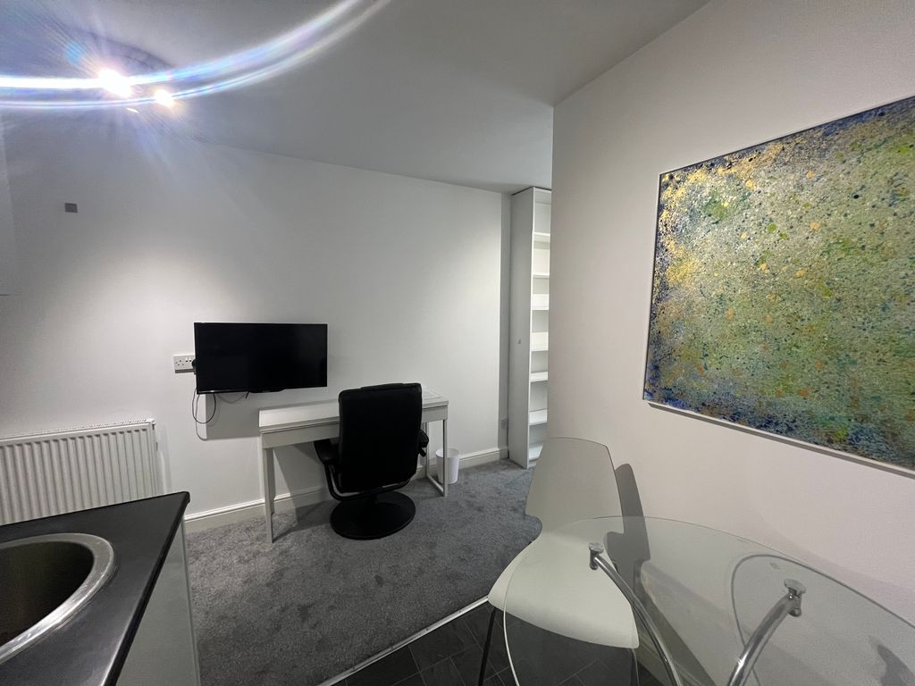 1 bed flat to rent in Bristol Road, Selly Oak, Birmingham B29, £800 pcm