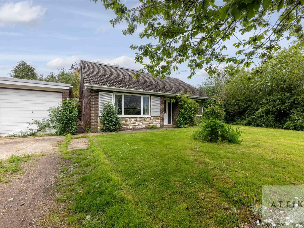 4 bed property for sale in Norwich Road, Barnham Broom, Norwich NR9, £