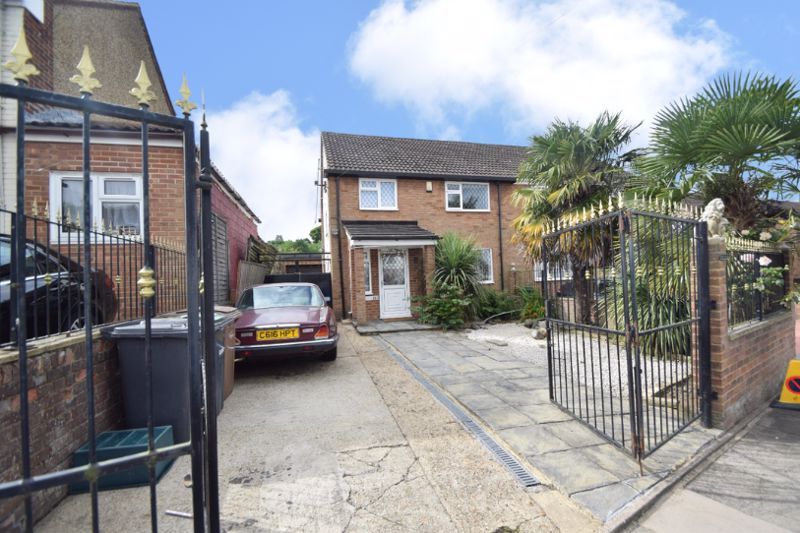 Bradley Road, Luton LU4  