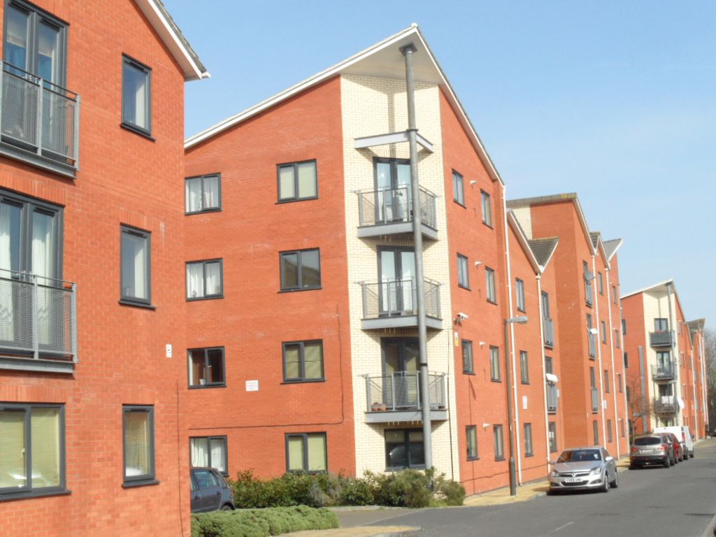 2 bed flat to rent in Pearson Way, Mitcham CR4 Zoopla