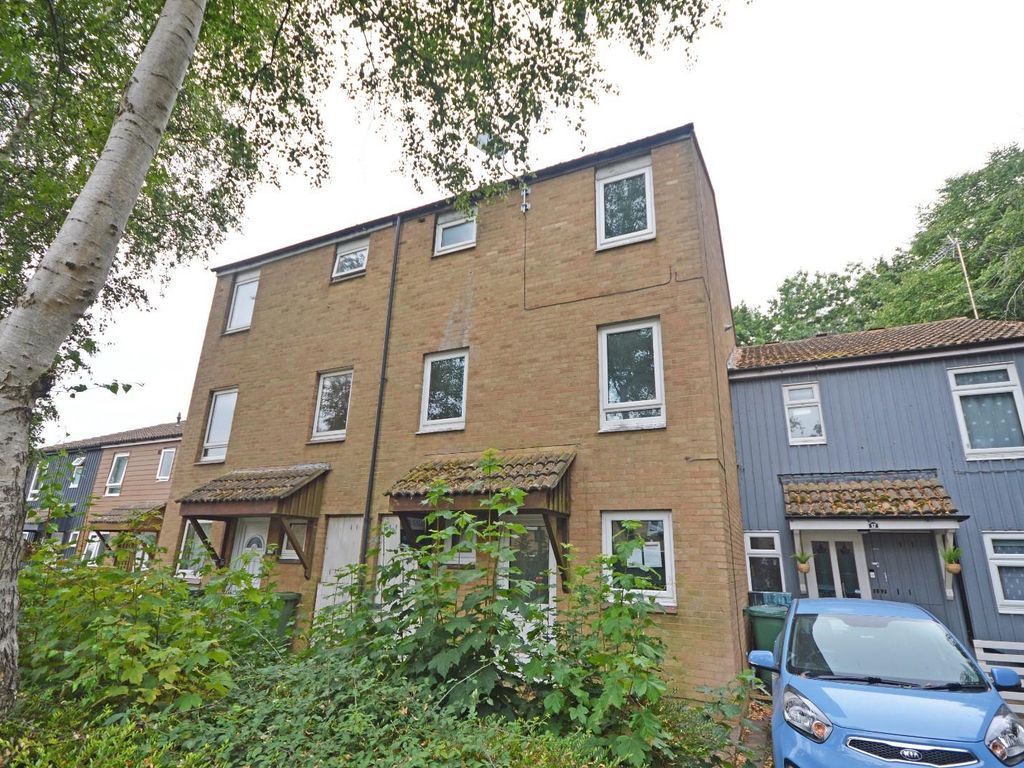 5 bed town house for sale in Stagsden, Orton Goldhay, Peterborough PE2