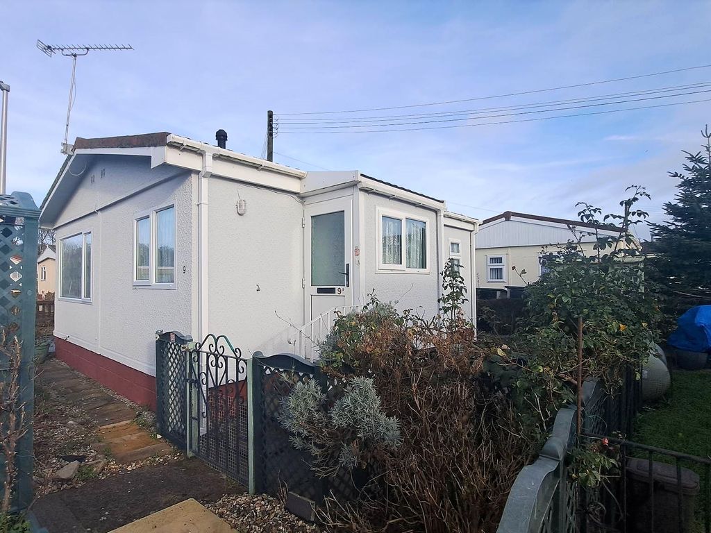 2 bed mobile/park home for sale in Hutton Park, Hutton Moor Lane, West