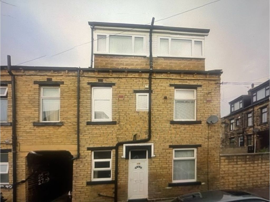 4 bed terraced house for sale in Thryberg Street, Bradford BD3, £