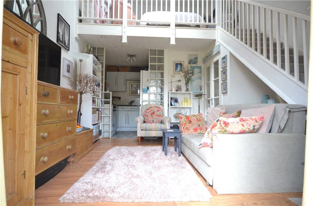 1 bed end terrace house for sale in Brightwell Close, Felixstowe