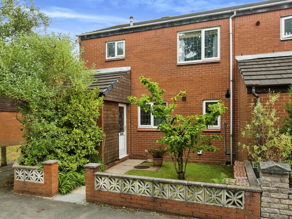 3 bed end terrace house for sale in Holmes Meadow, Leyland, Lancashire
