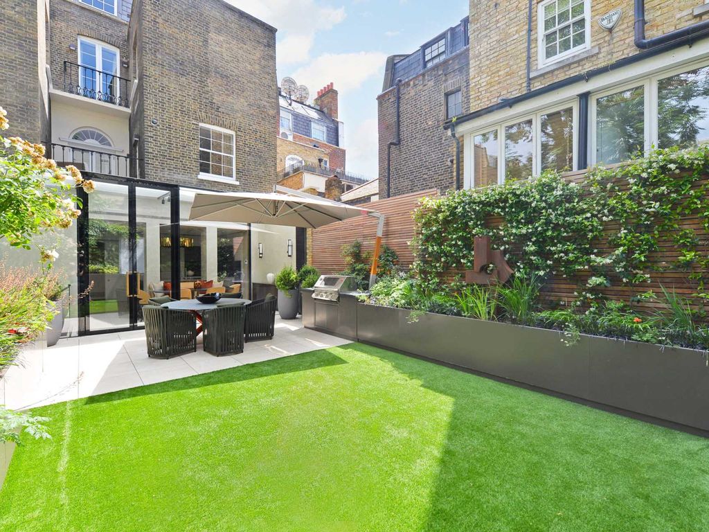 Chapel Street, Belgravia, London SW1X  