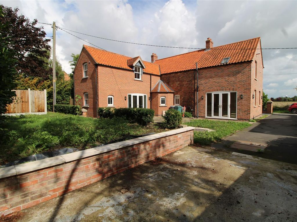 5 bed detached house for sale in Barrel Hill Road, SuttonOnTrent