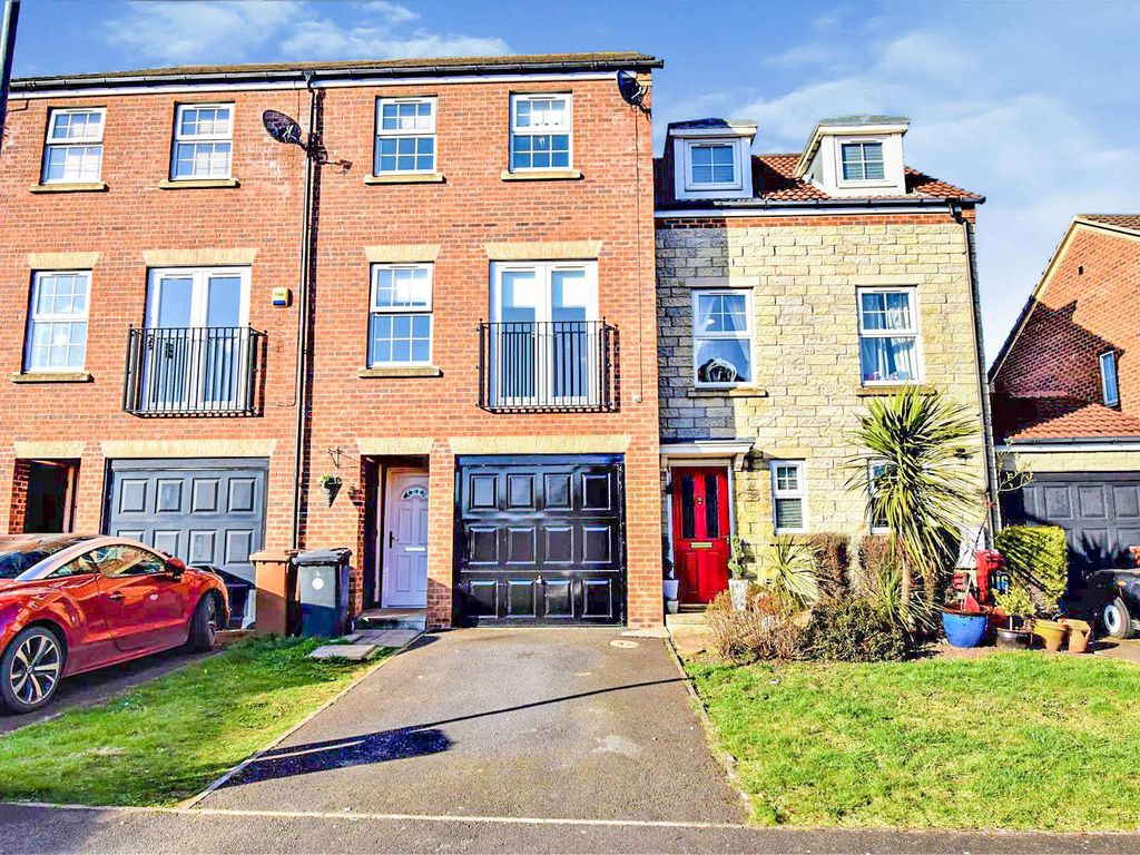 4 bed town house for sale in St. James Place, Scunthorpe DN16 Zoopla