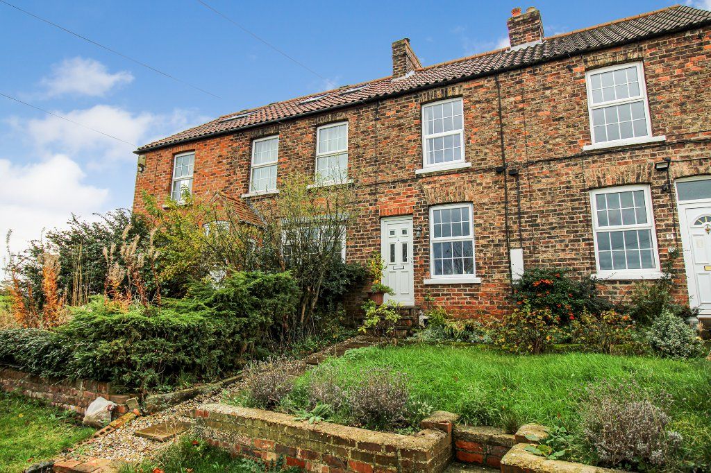 2 bed terraced house for sale in Main Street, Little Ouseburn, York