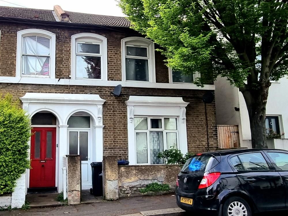 4 bed end terrace house for sale in Grove Road, Acton W3 Zoopla