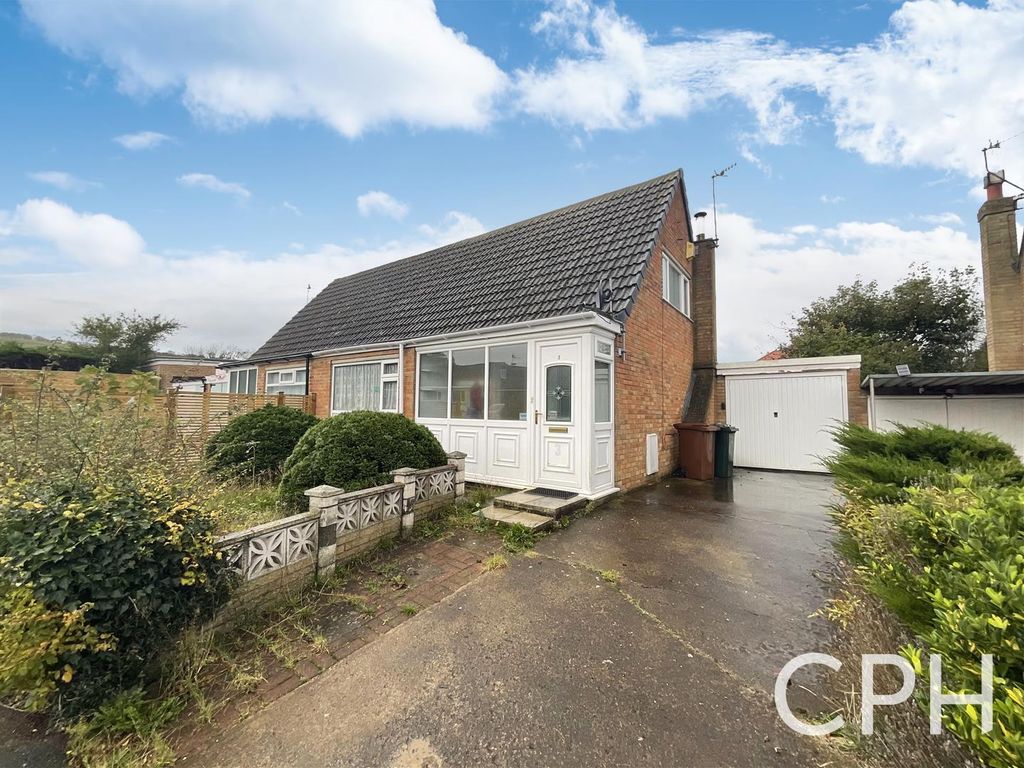 3 bed semidetached house for sale in Lowfields, Staxton, Scarborough YO12, £150,000 Zoopla