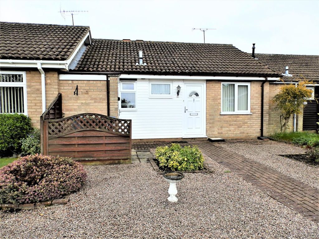 2 bed bungalow for sale in Alberta Close, Kesgrave, Ipswich IP5, £